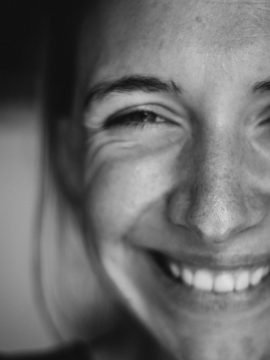 Portrait of a smiling woman